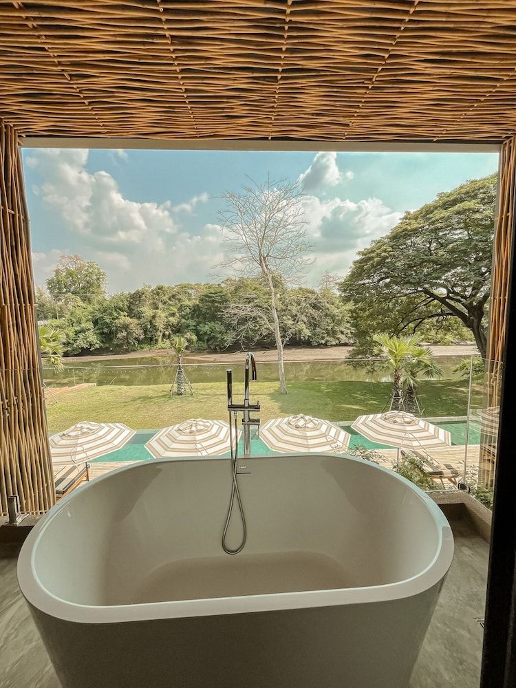 Historykan Kanchanaburi Hotel Deluxe Double Room, Non Smoking, River View 7