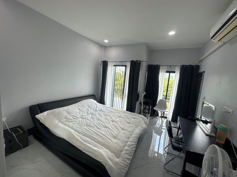 Deluxe Room Share Town House