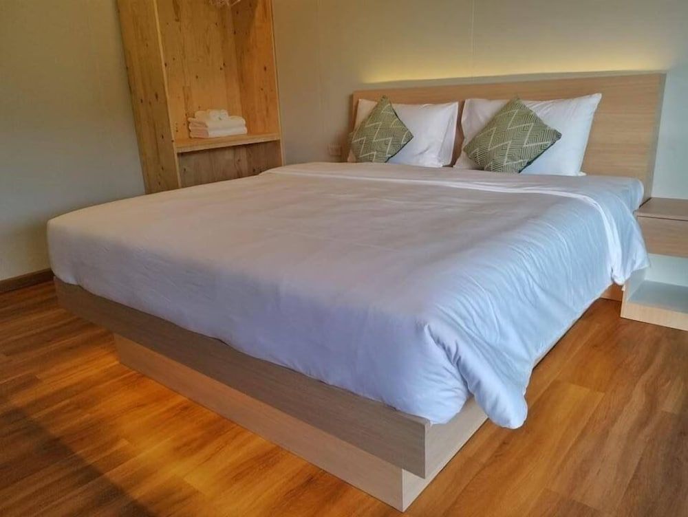 Kirirat Resort House, Hill View 3