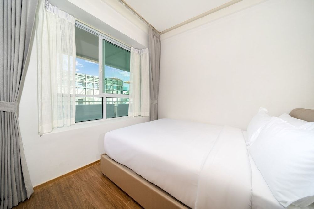 Chalong Marina Bay View Phuket Premium Suite, 2 Bedrooms, Balcony, Garden View 6