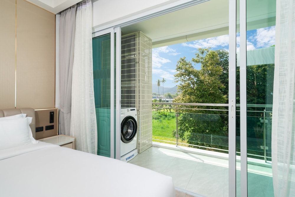 Chalong Marina Bay View Phuket Premium Suite, 2 Bedrooms, Balcony, Garden View 7