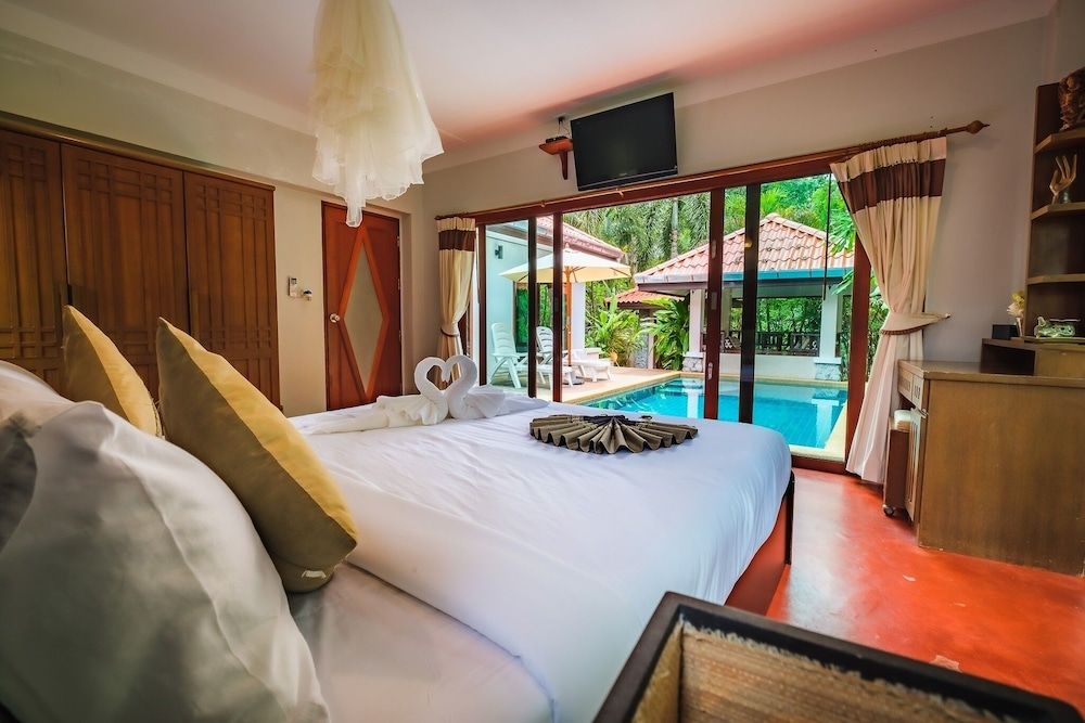 Khanom Seabeach Luxury Suite, Pool View