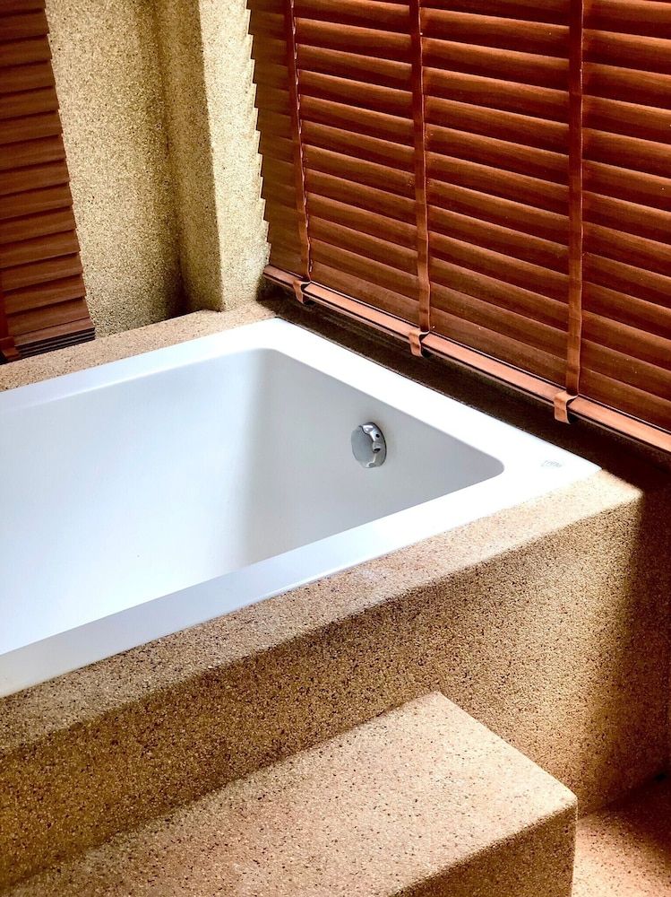 Khanom Seabeach Luxury Suite, Pool View 4