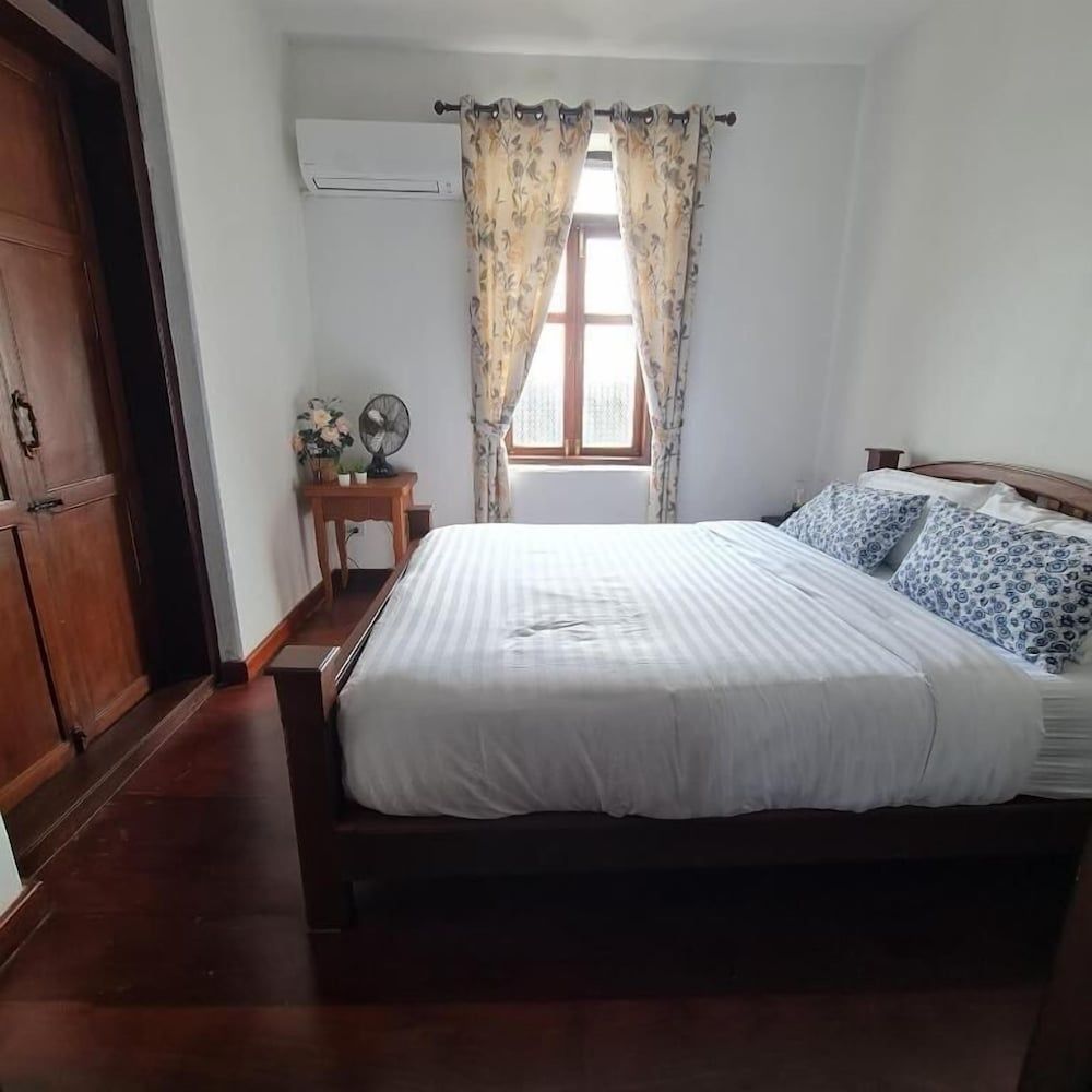 Traditional House, 2 Bedrooms, City View