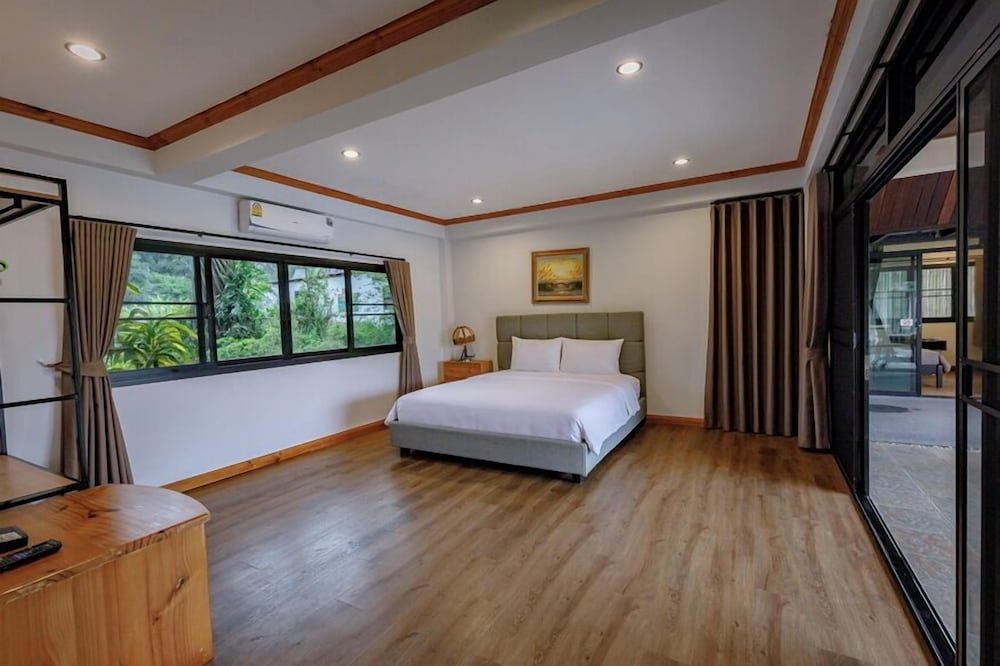 Villa, Mountain View