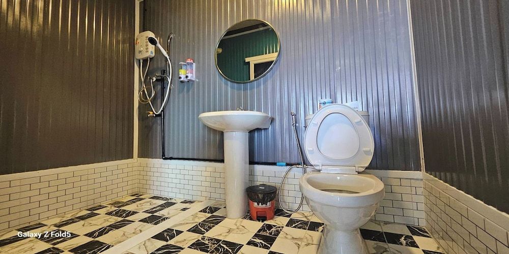 Ice Hill Standard Twin Room 11