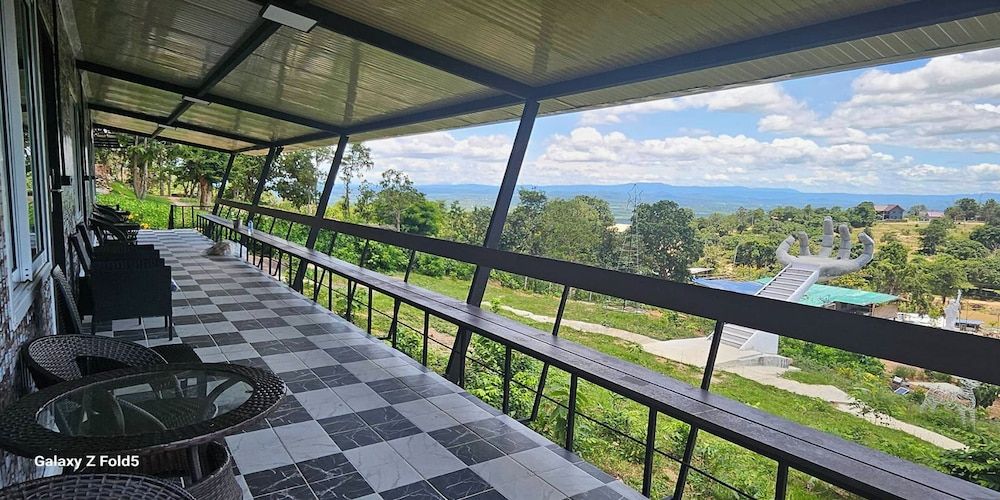 Ice Hill Standard Twin Room 6