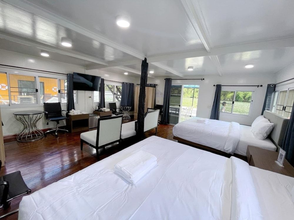 Paenaifun Resort Deluxe Double Room, River View 4