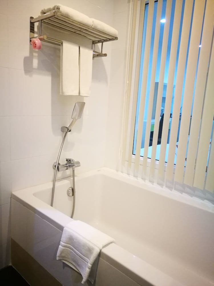 Eastpana Executive Residence 304 Prachinburi Twin Room 6