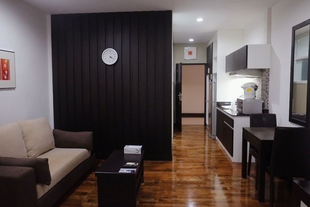 Eastpana Executive Residence 304 Prachinburi Deluxe Room 6