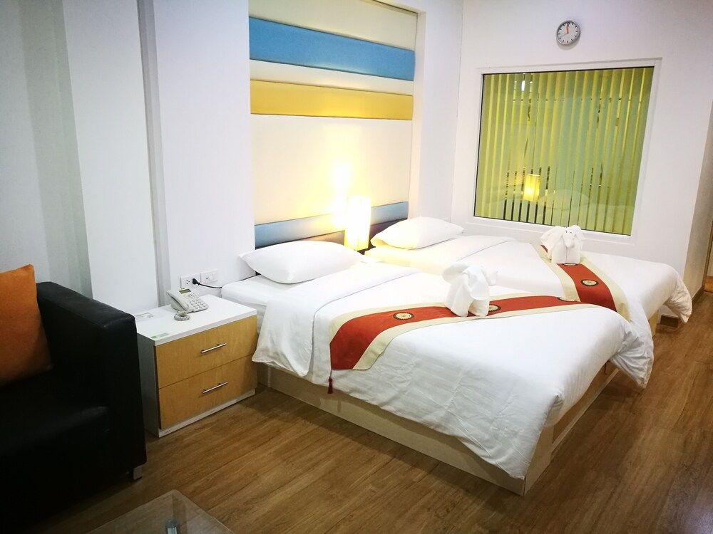 Eastpana Executive Residence 304 Prachinburi Twin Room 2