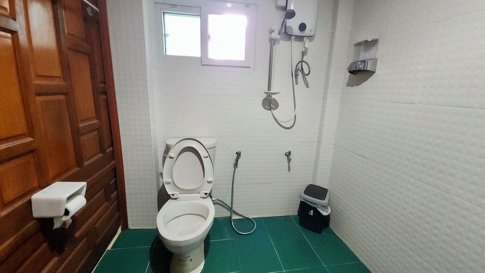 Natura Ravee Greenstay Cottage, 2 Bedrooms, Refrigerator, Garden View 6