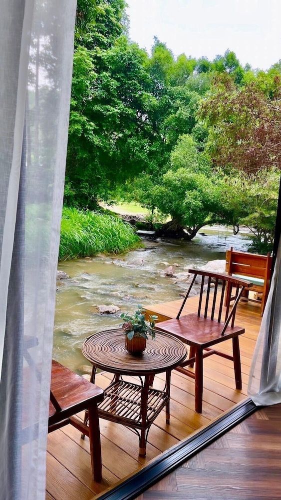 3Pok Resort Chiang Mai Quadruple Room, River View 9