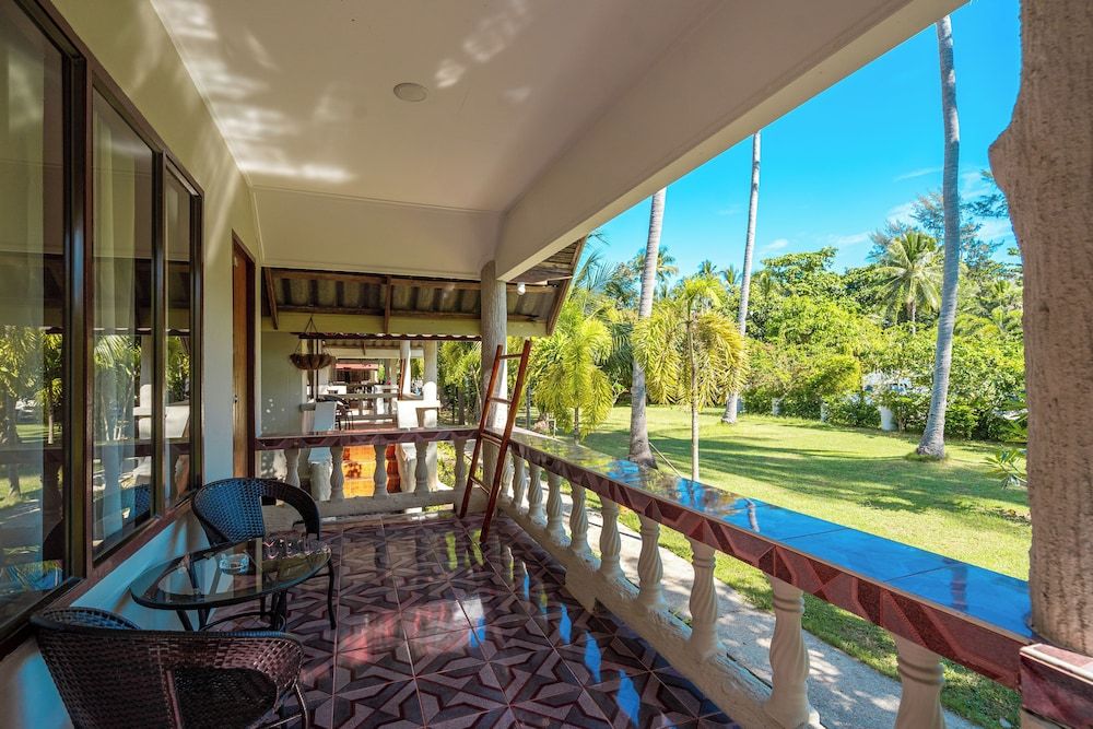 Lanta Beach Resort Deluxe Double Room, Garden View 2