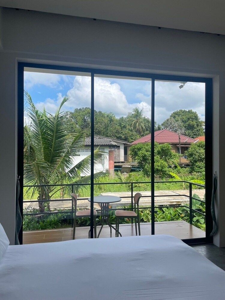 The Episode Boutique Hotel Deluxe Double Room, Balcony, Garden View 2