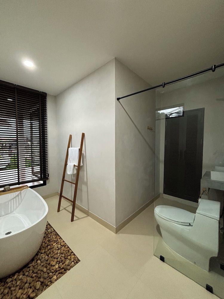 The Episode Boutique Hotel Deluxe Double Room, River View 4