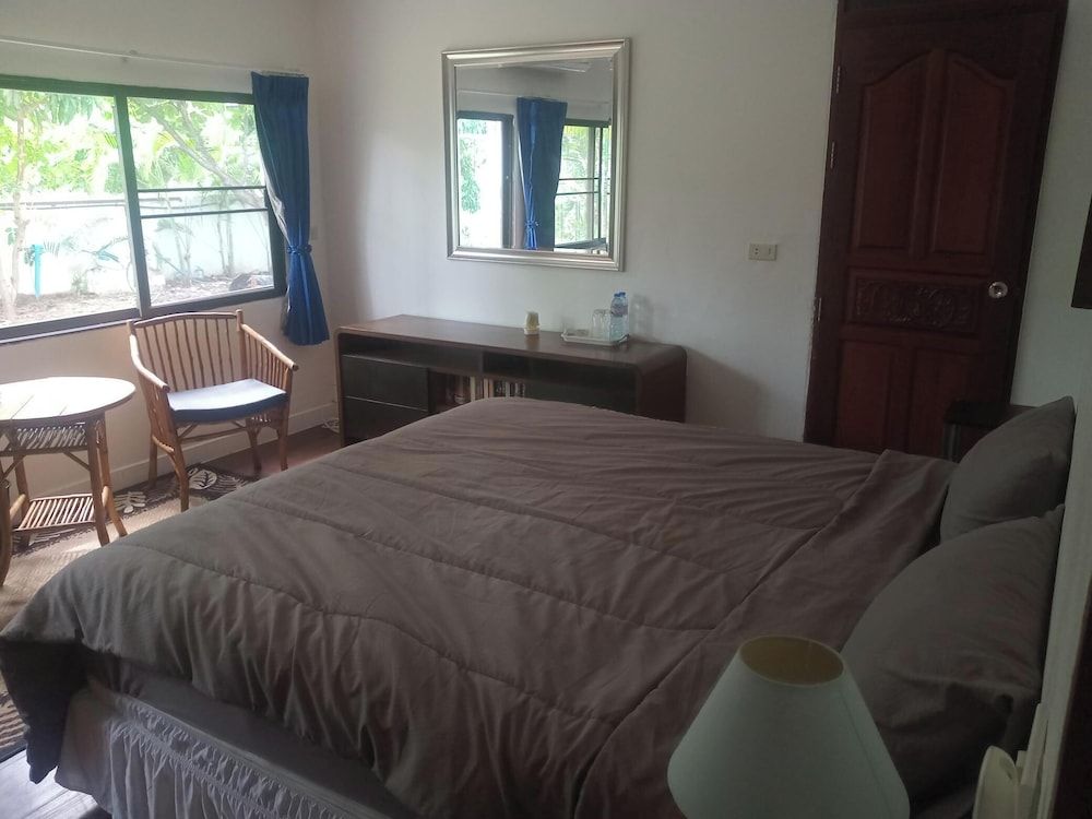 Lyndale Lodge Deluxe Double Room 3