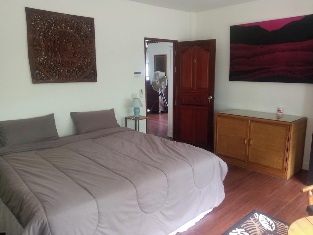 Lyndale Lodge Deluxe Double Room 2