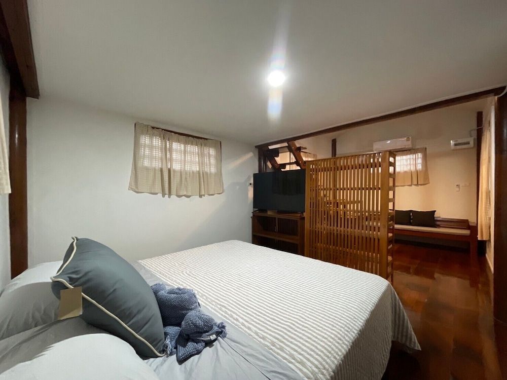 Monkey Cottage Family Cottage