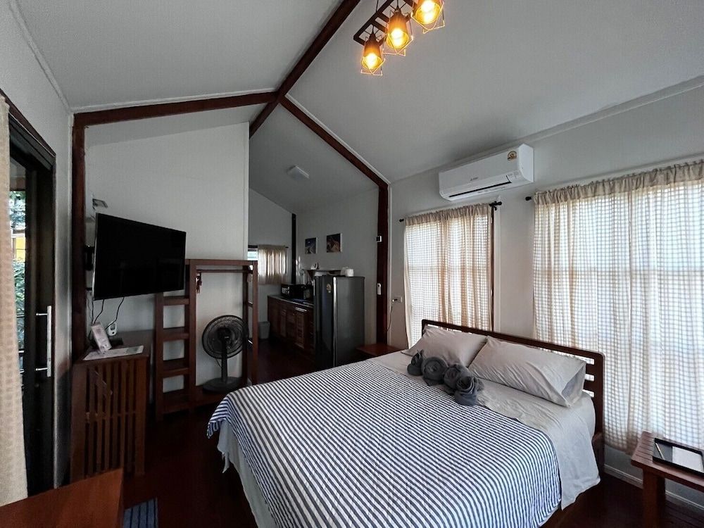 Monkey Cottage Classic Cottage 6