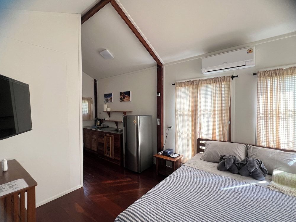 Monkey Cottage Classic Cottage 2