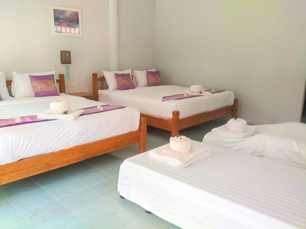 Saitharn Iyara Resort Quadruple Room with Terrace 4