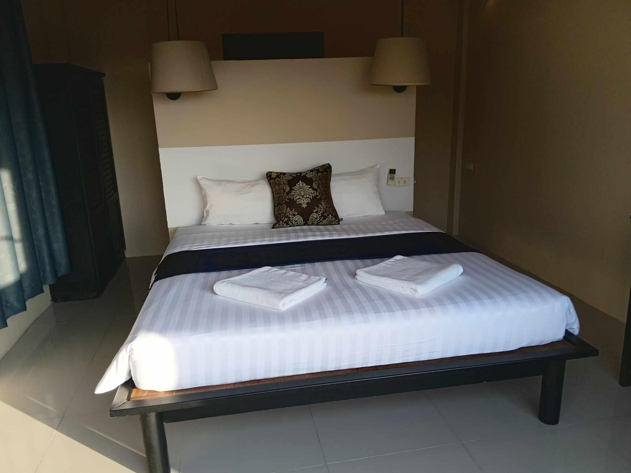 Deluxe Room Pool View