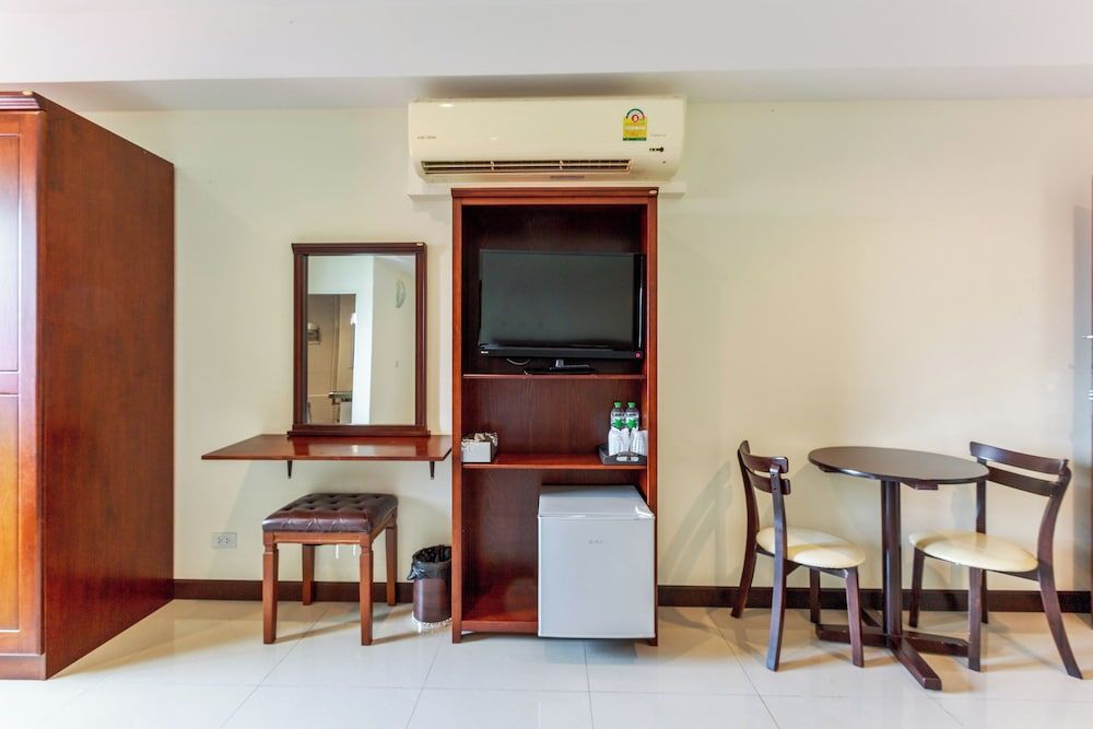 Collection O VResotel Superior Twin Room 5