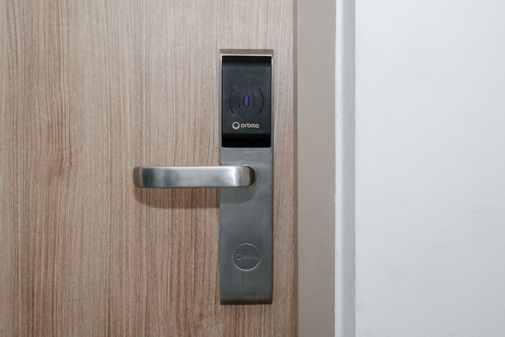 Blu Monkey Hub & Hotel Bangtao Beach Phuket Deluxe Twin Bathtub Balcony 11