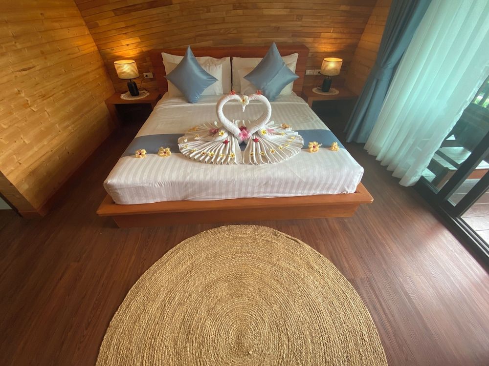 Phumala Lanta Seaview Resort Superior Double Room, Bathtub, Sea View 2