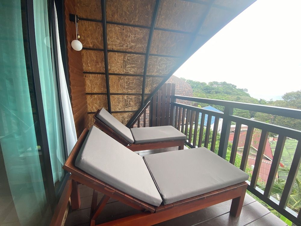 Phumala Lanta Seaview Resort Deluxe Double Room, Bathtub, Sea View 9