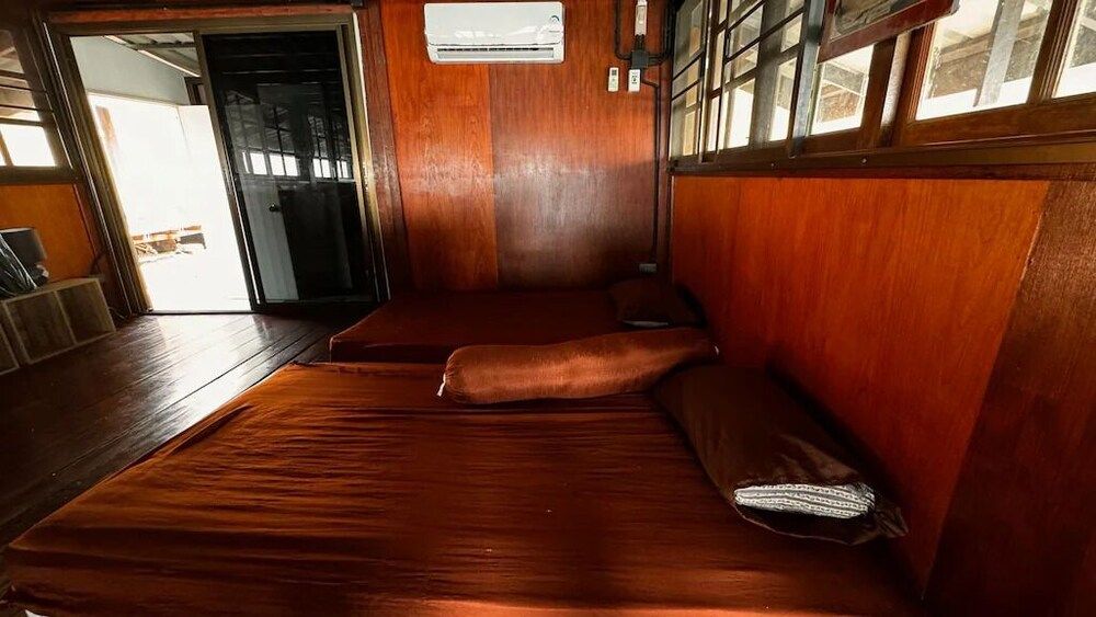 Kawarin Saiyai Cottage and Lake Executive River View