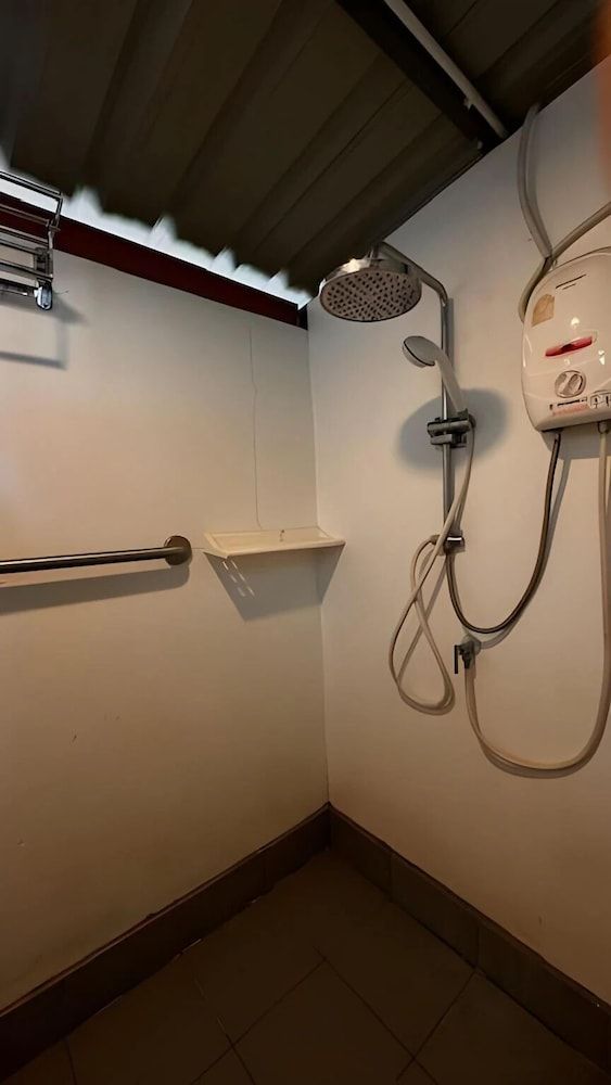 Kawarin Saiyai Cottage and Lake Executive River View 5