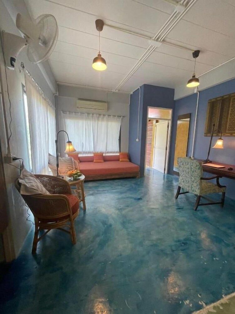 Golden Mango House Family Double Room, 1 Bedroom, Garden View 14