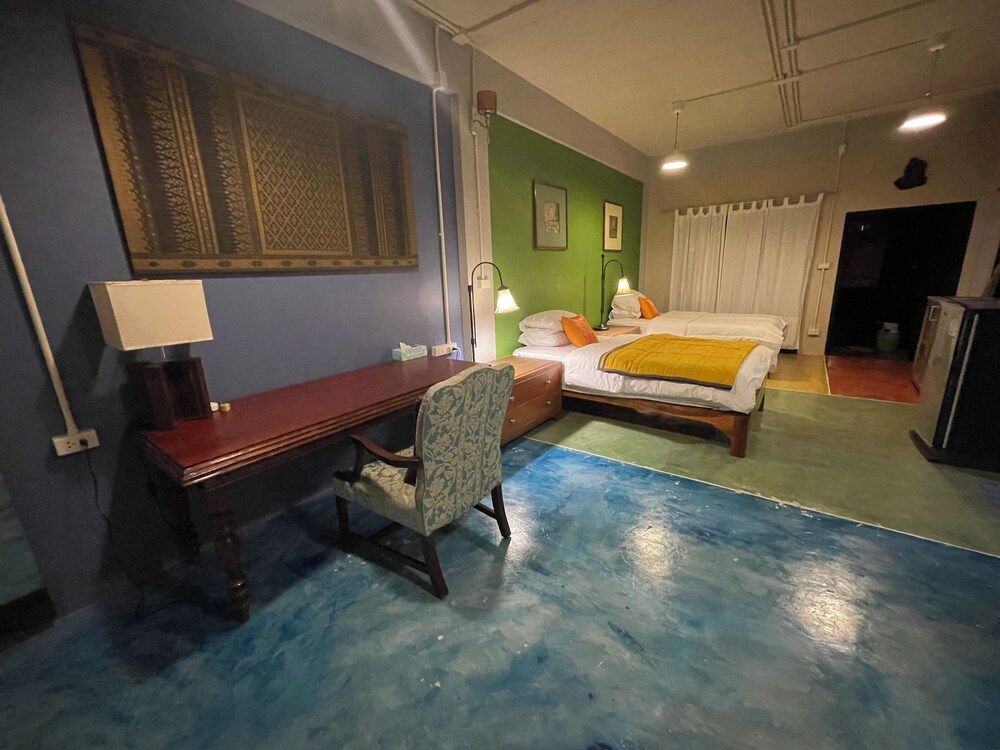 Golden Mango House Family Double Room, 1 Bedroom, Garden View 12