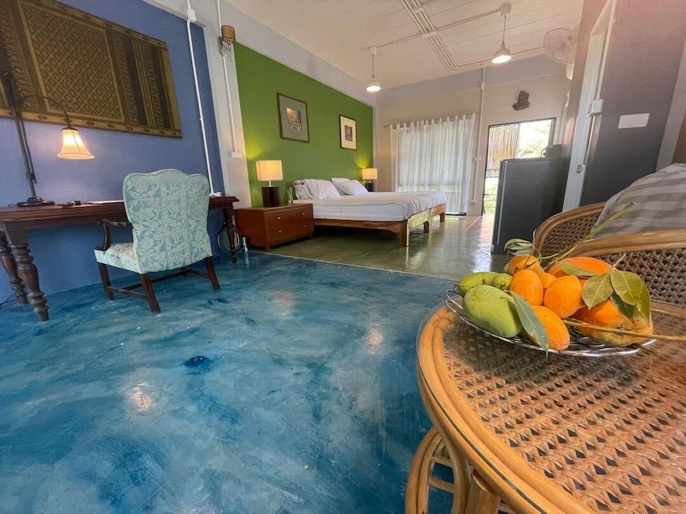 Golden Mango House Family Double Room, 1 Bedroom, Garden View 10