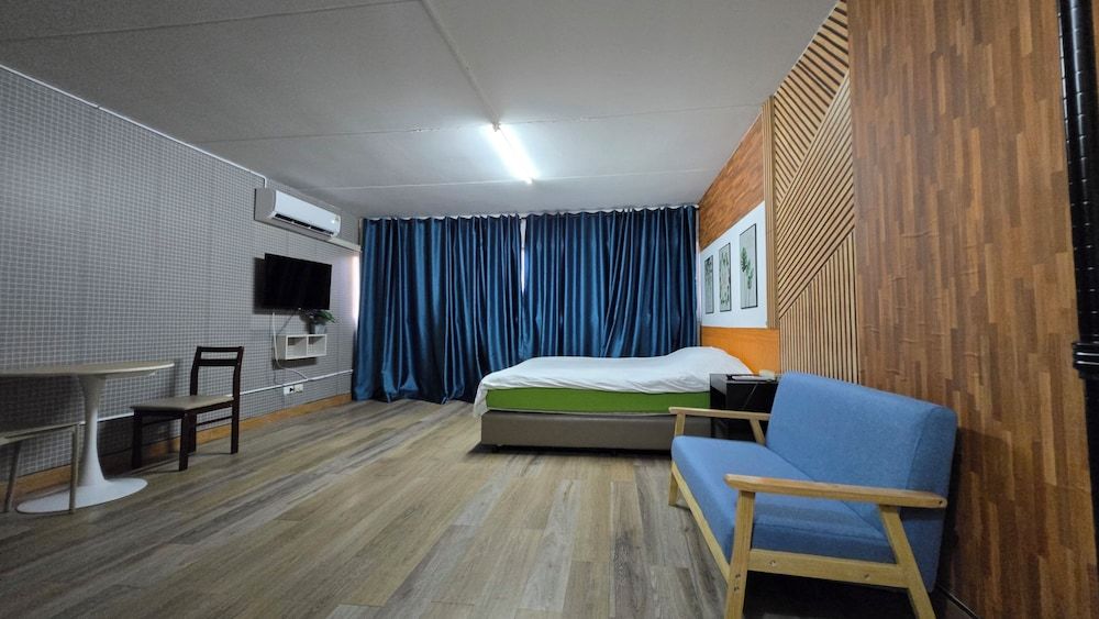 IMPACT Muang Thong Thani,daily rental room, Muang Thong Popular Condo C5 Standard Room 6