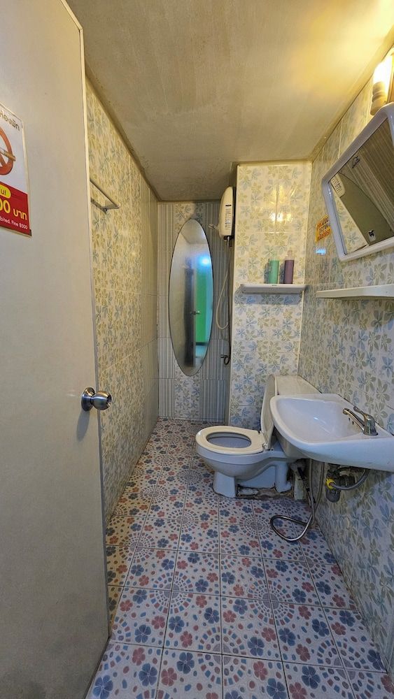 IMPACT Muang Thong Thani,daily rental room, Muang Thong Popular Condo C5 Standard Room 8