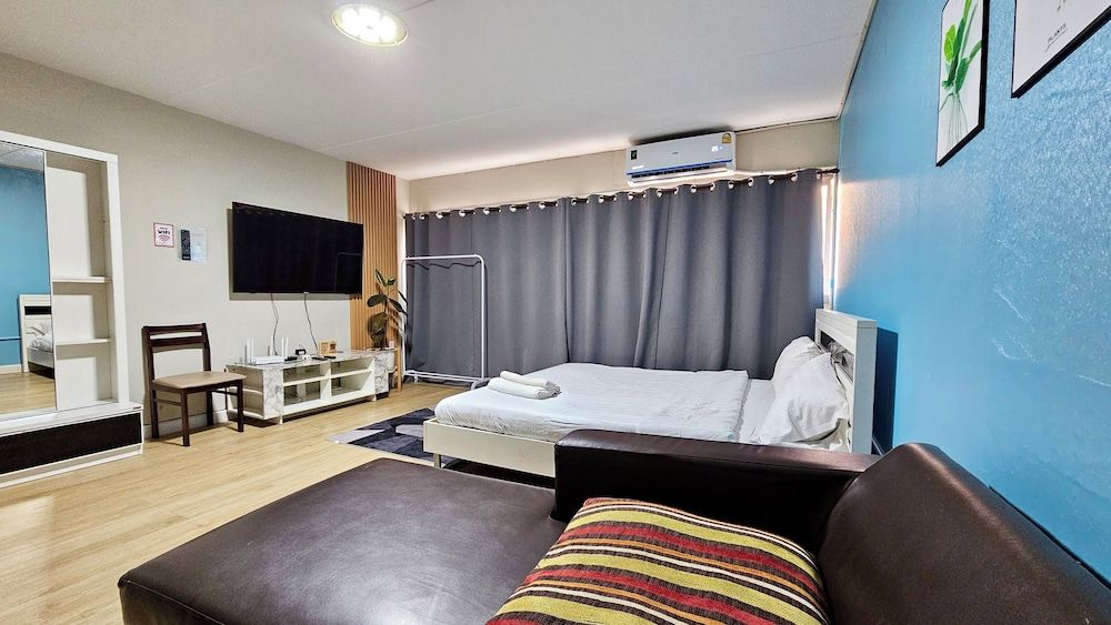 IMPACT Muang Thong Thani,daily rental room, Muang Thong Popular Condo C5 Standard Room 2