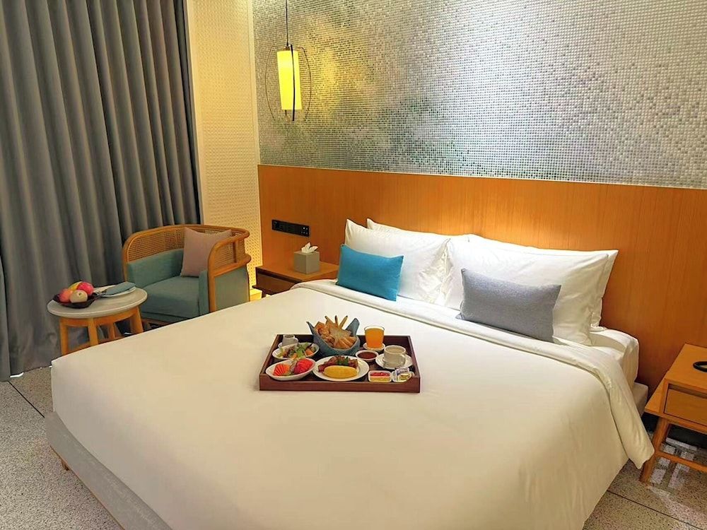Wyndham Garden Phuket Kamala Superior Room, 1 King Bed 4