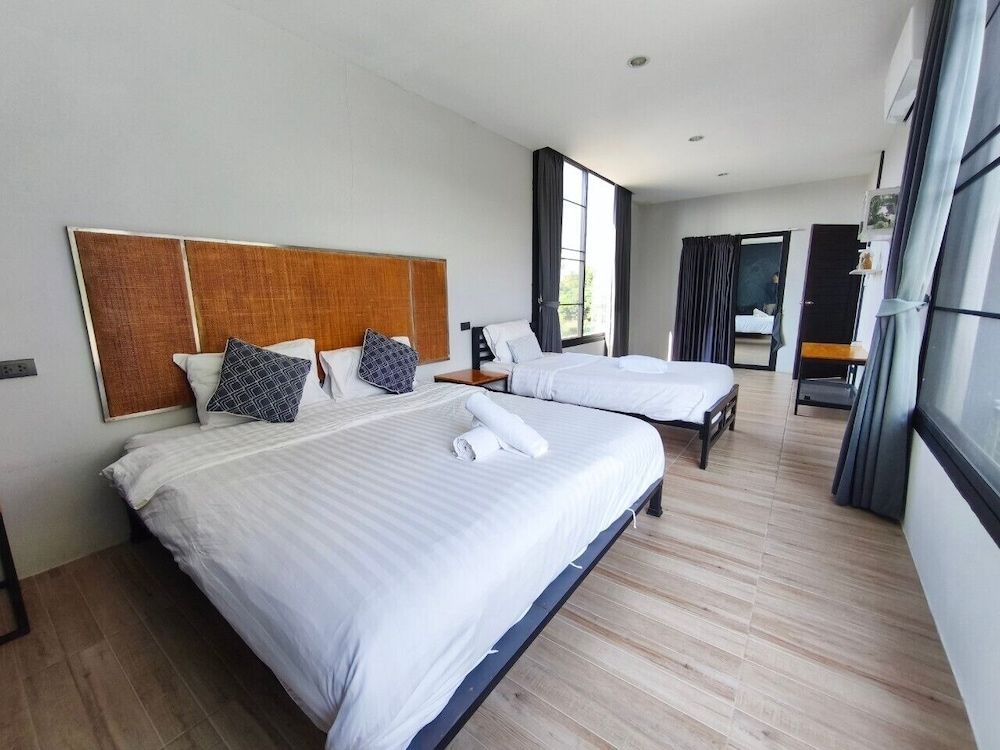 Brick Box Pool Villa & Café Family Villa, Mountain View 6