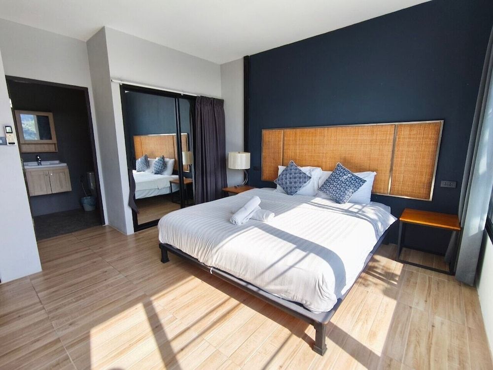 Brick Box Pool Villa & Café Family Villa, Mountain View 5