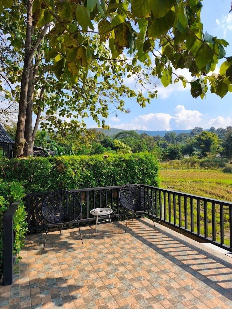 Brick Box Pool Villa & Café Family Villa, Mountain View 9