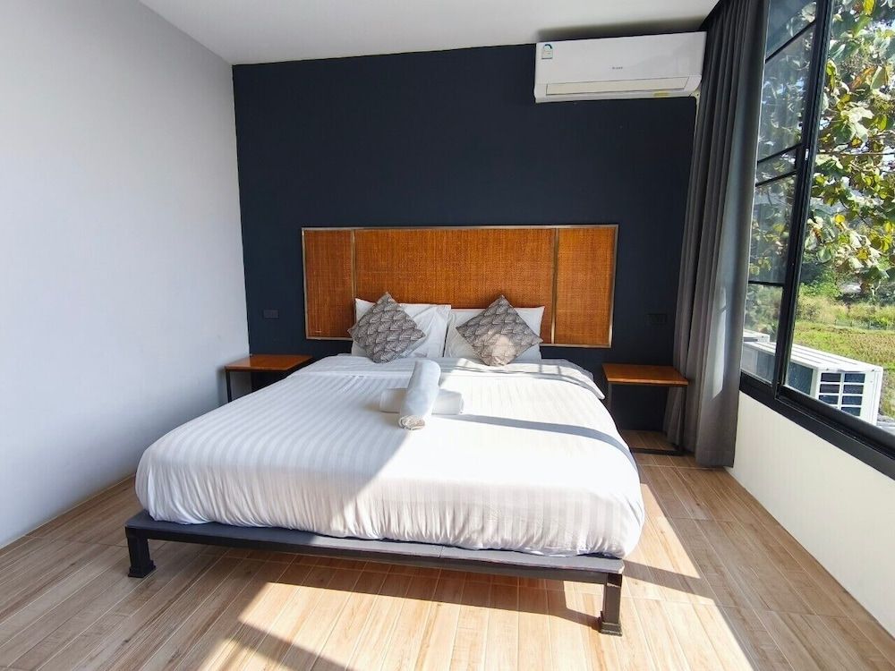 Brick Box Pool Villa & Café Family Villa, Mountain View 3