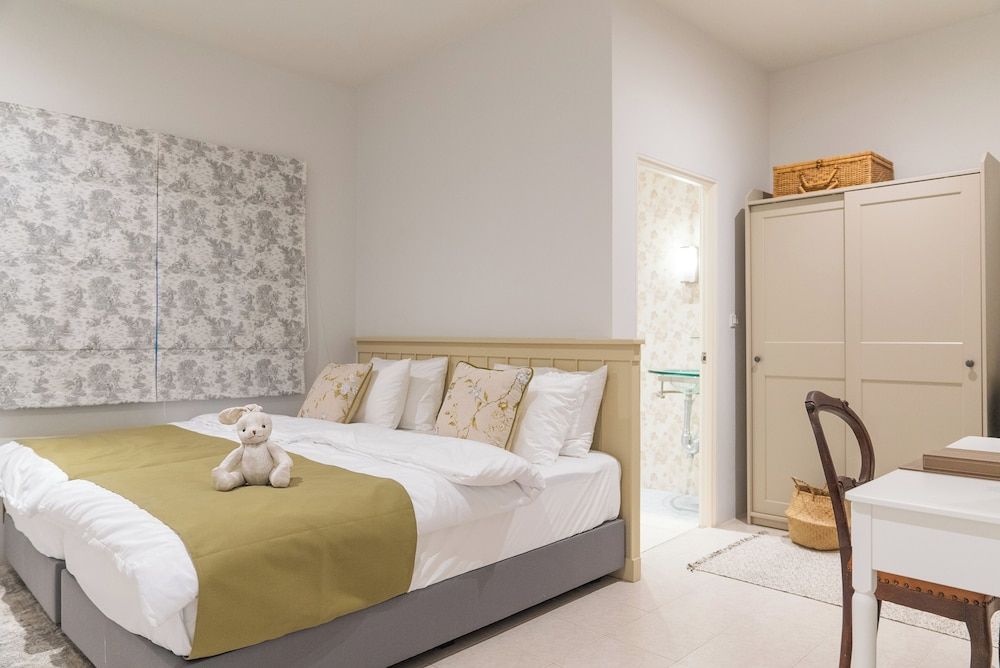 Deluxe Double or Twin Room, Multiple Beds, Balcony, Garden View
