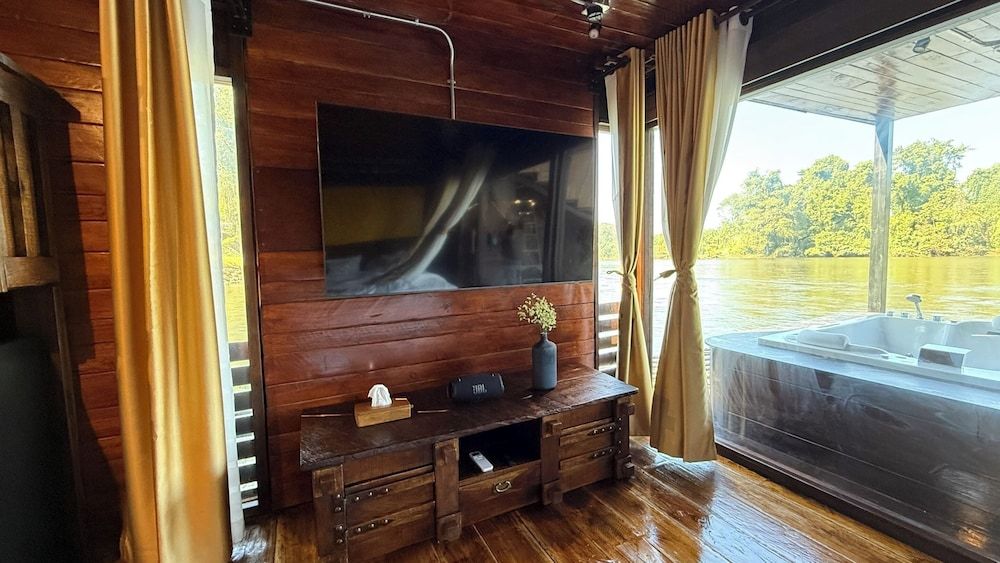 Kawarin River Exclusive Hotel & Resort Kawarin Suite Raft 2 20