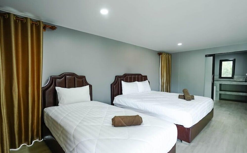 Chomview Lanta Water Park Resort Senior Room, Balcony, Garden View