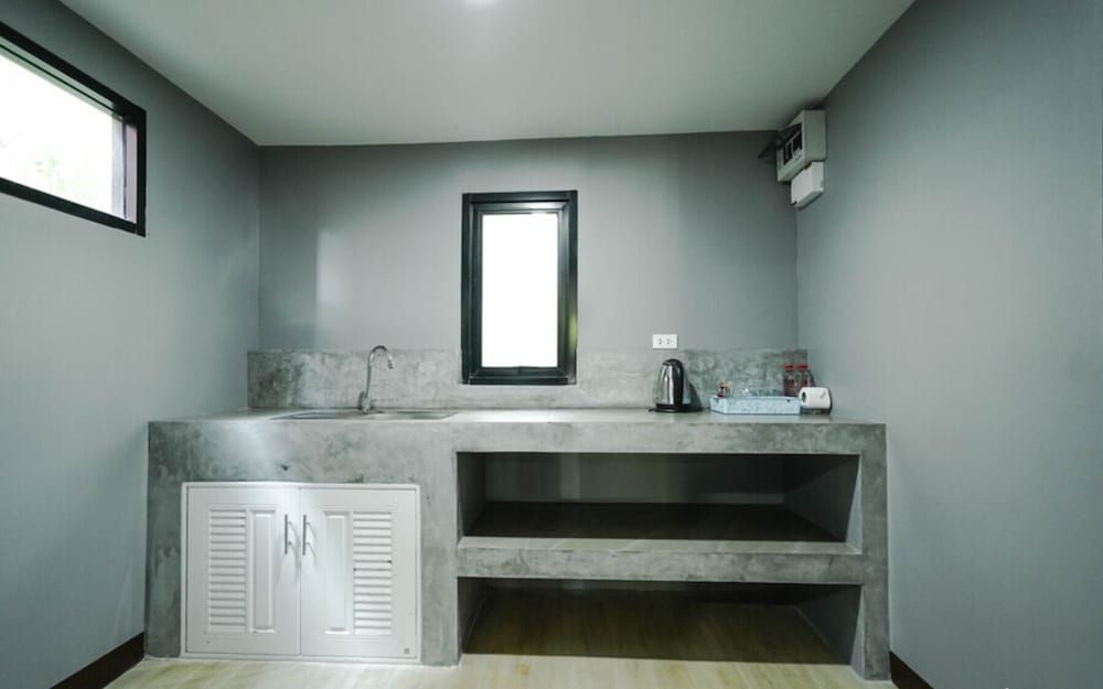 Chomview Lanta Water Park Resort Senior Room, Balcony, Garden View 8