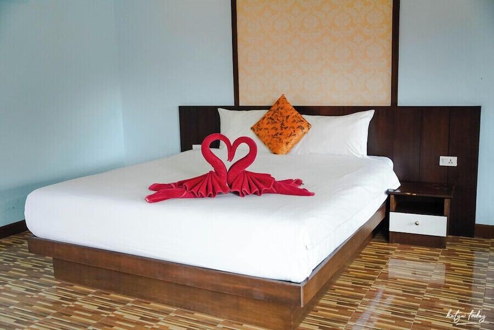 Chomview Lanta Water Park Resort Junior Room, Balcony, Garden View 4