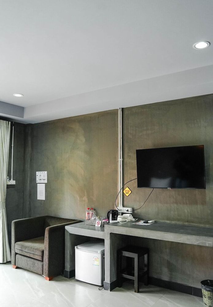 Chomview Lanta Water Park Resort Deluxe Room, Balcony, Garden View 5